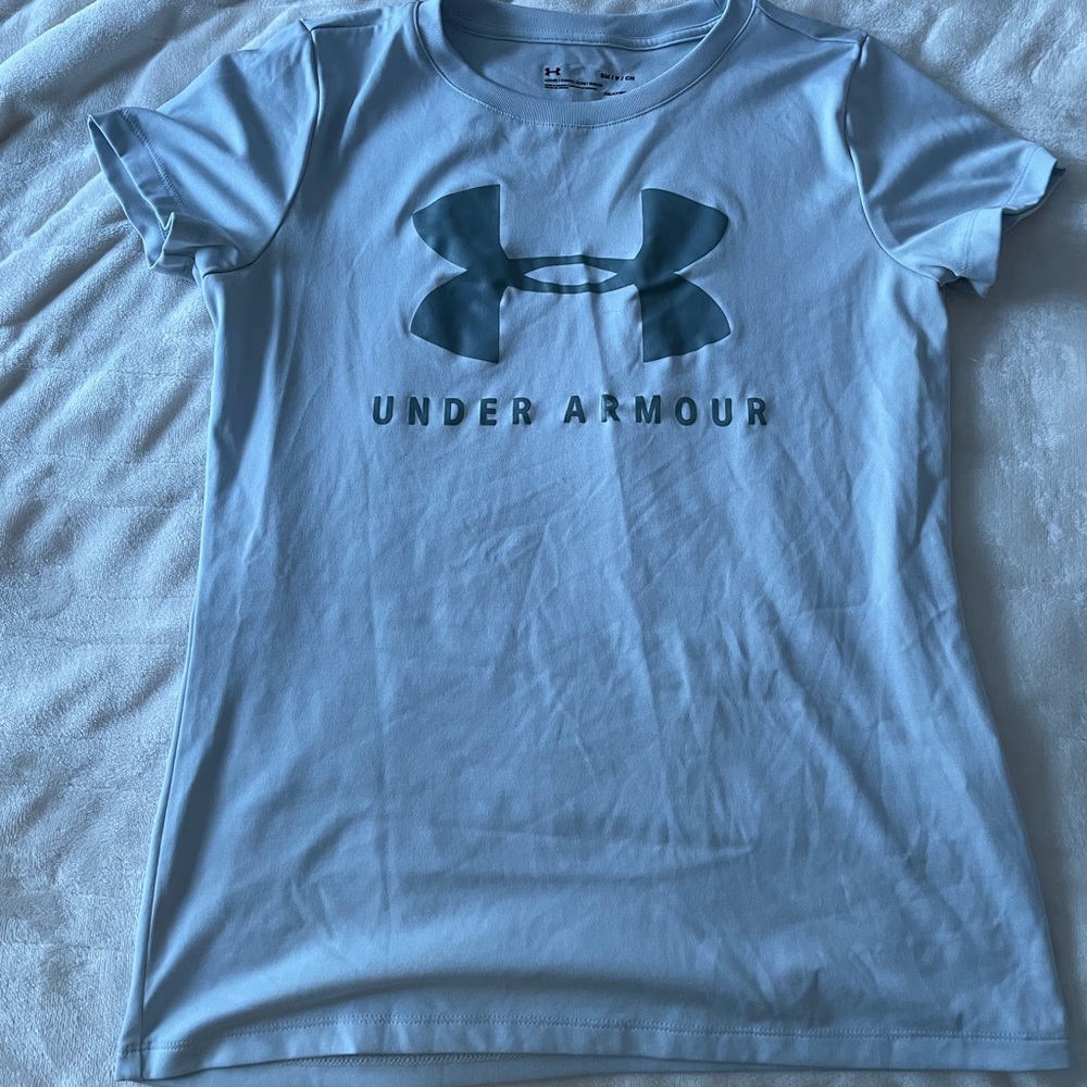 Under Armor grey shirt